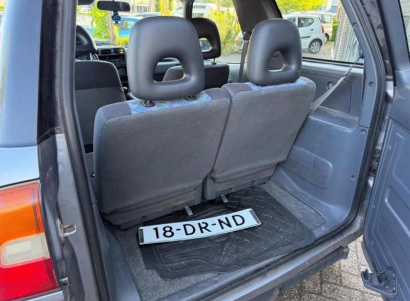 Toyota Rav4 FunCruiser 2.0i-4WD, снимка 16 - Автомобили и джипове - 52273089