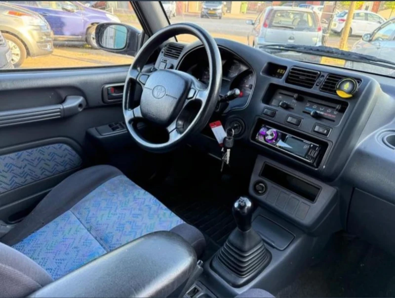 Toyota Rav4 FunCruiser 2.0i-4WD, снимка 7 - Автомобили и джипове - 52273089