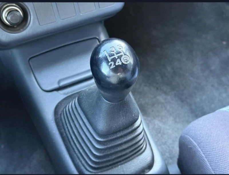 Toyota Rav4 FunCruiser 2.0i-4WD, снимка 12 - Автомобили и джипове - 52273089