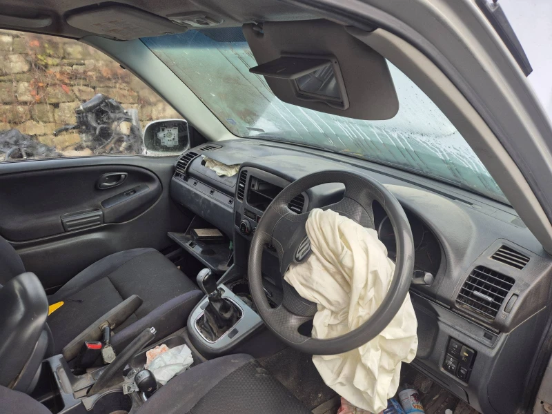 Suzuki Grand vitara 2.0hdi 16v, снимка 2 - Автомобили и джипове - 52726761