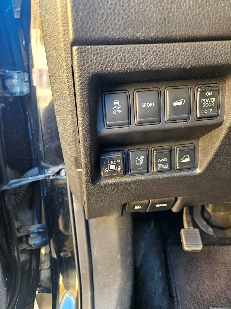 Nissan Rogue, снимка 9 - Автомобили и джипове - 52489589