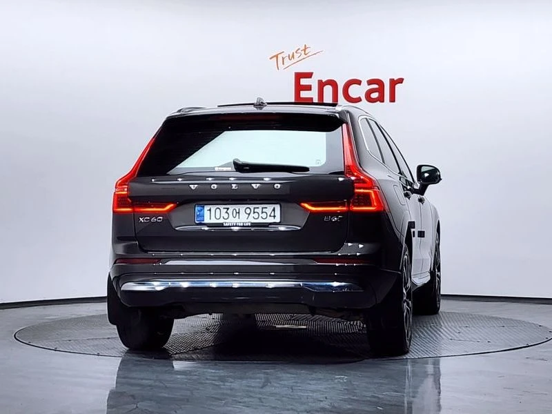 Volvo XC60 2.0 247 hp Automatic, снимка 4 - Автомобили и джипове - 55804971