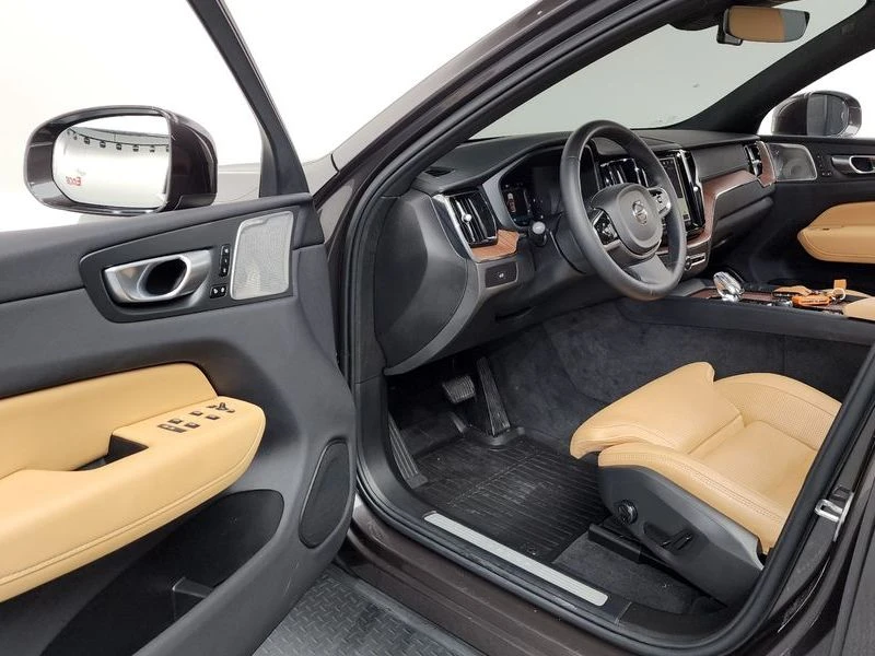 Volvo XC60 2.0 247 hp Automatic, снимка 10 - Автомобили и джипове - 55804971