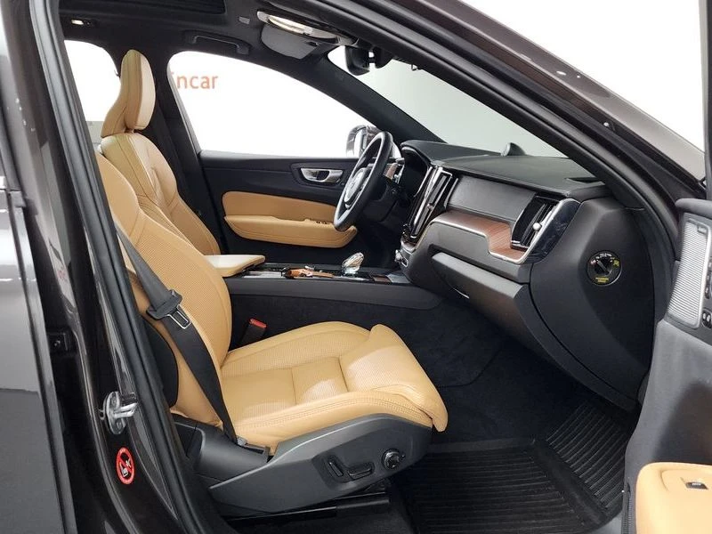 Volvo XC60 2.0 247 hp Automatic, снимка 11 - Автомобили и джипове - 55804971