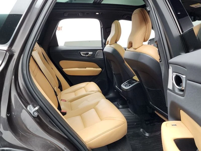 Volvo XC60 2.0 247 hp Automatic, снимка 12 - Автомобили и джипове - 55804971