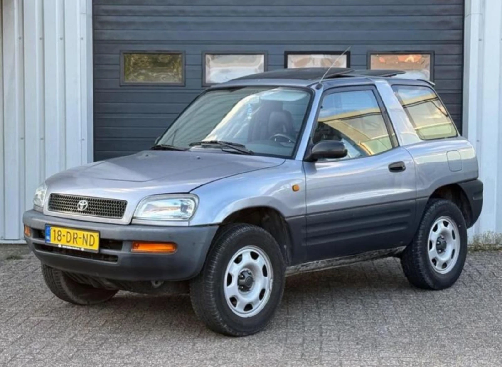 Toyota Rav4 FunCruiser 2.0i-4WD, снимка 1