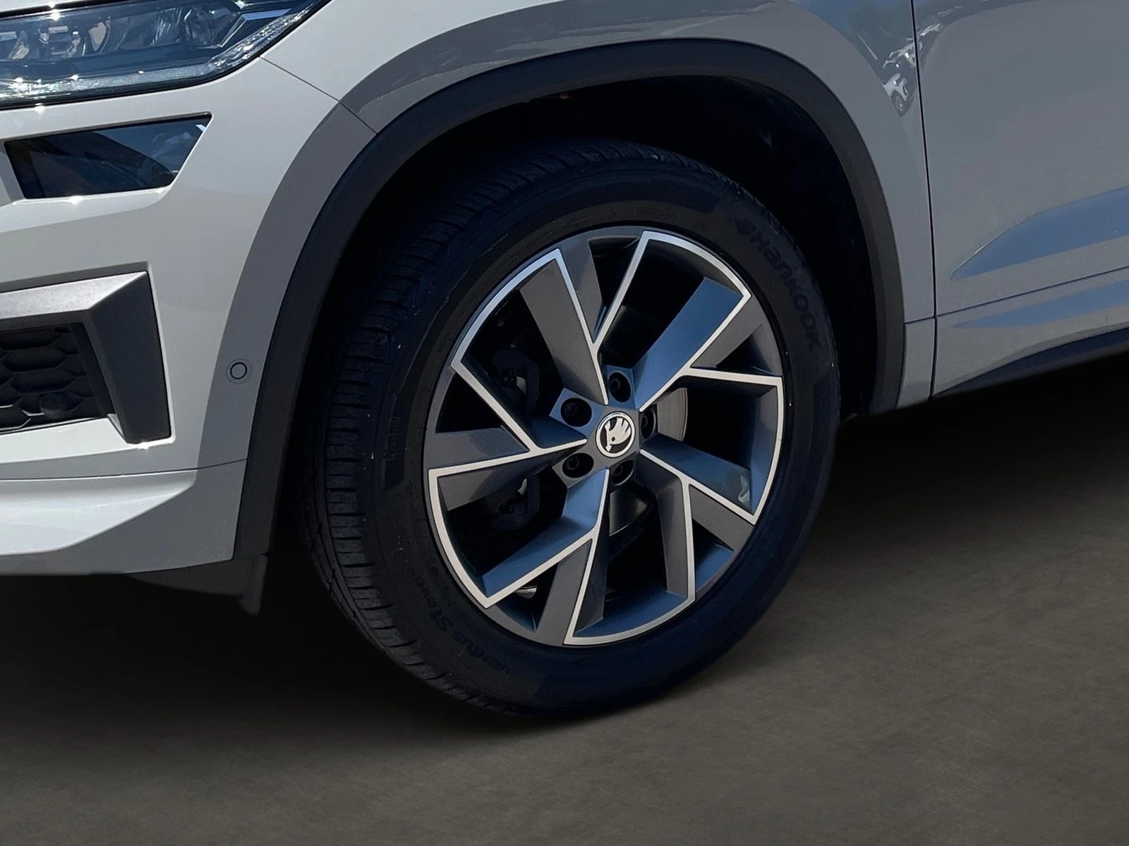 Skoda Kodiaq 2.0TDI/150HP/ST-LINE/MATRIX/NAVI/LED/CAM/MEMO/E154 - изображение 7
