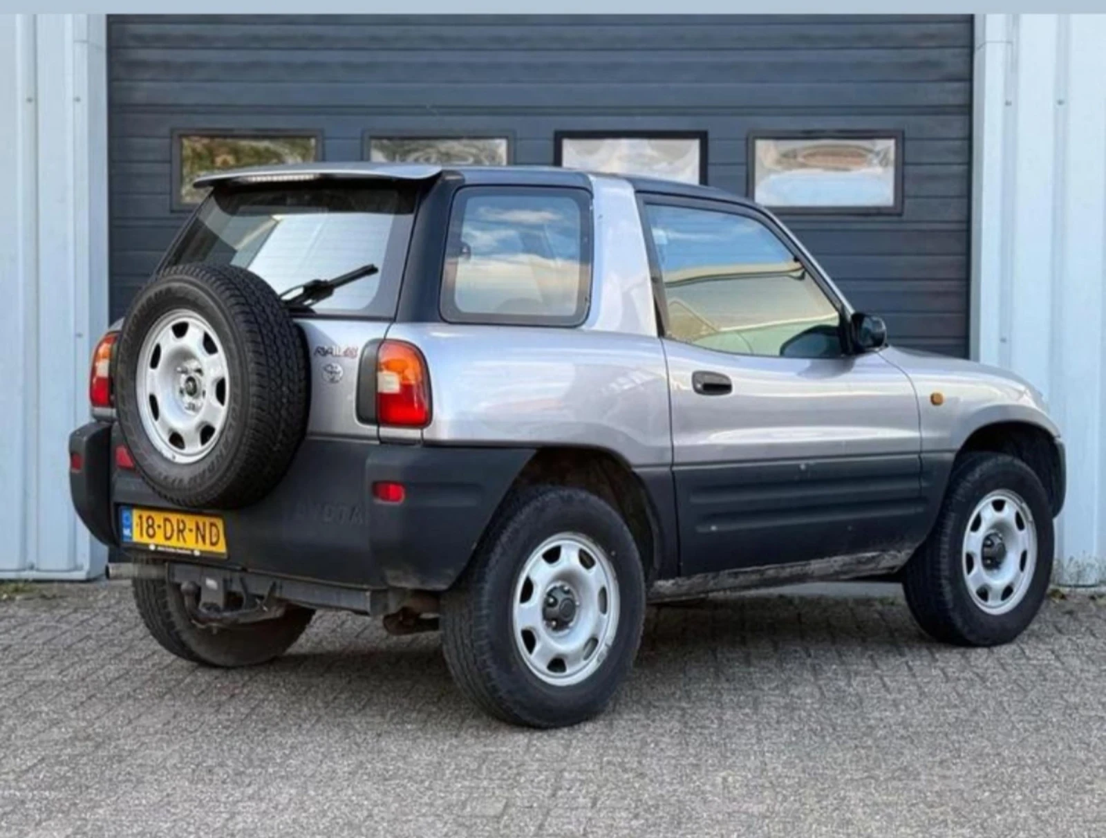 Toyota Rav4 FunCruiser 2.0i-4WD - изображение 4