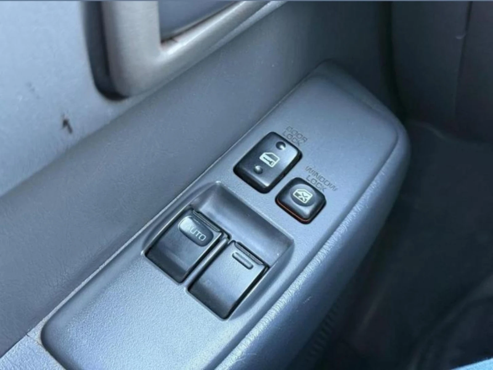 Toyota Rav4 FunCruiser 2.0i-4WD - изображение 10