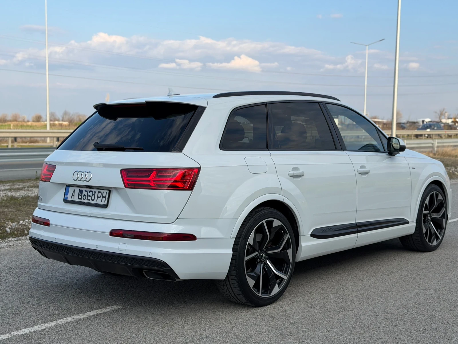 Audi Q7 S LINE , снимка 5 - Автомобили и джипове - 54030429