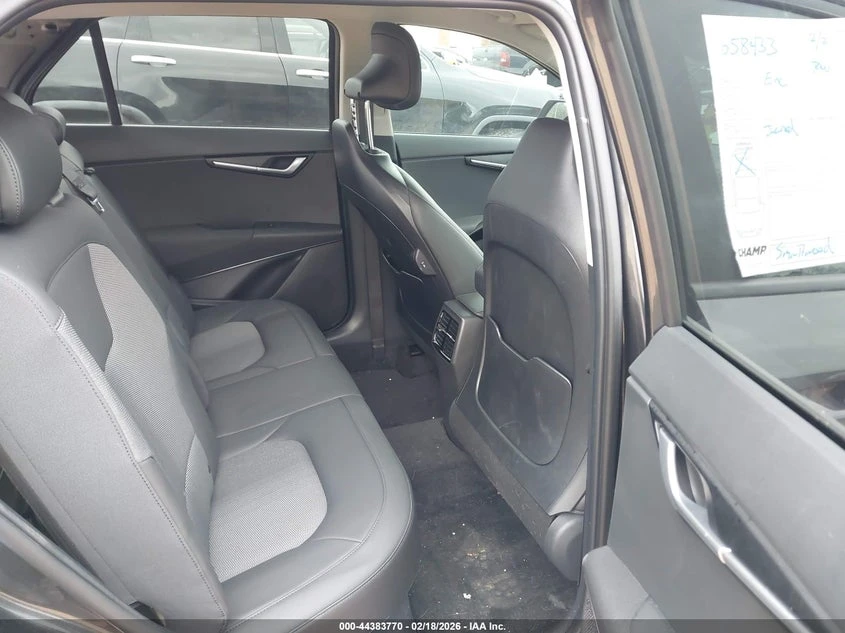 Kia Niro 1.6l Ex, снимка 8 - Автомобили и джипове - 54098287