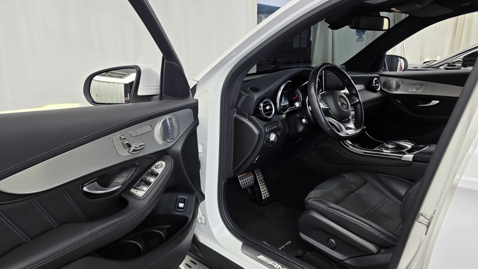 Mercedes-Benz GLC 63 AMG 360* HUD* 4MATIC+ * HUD* DIS* КРАЙНА ЦЕНА, снимка 9 - Автомобили и джипове - 55153862