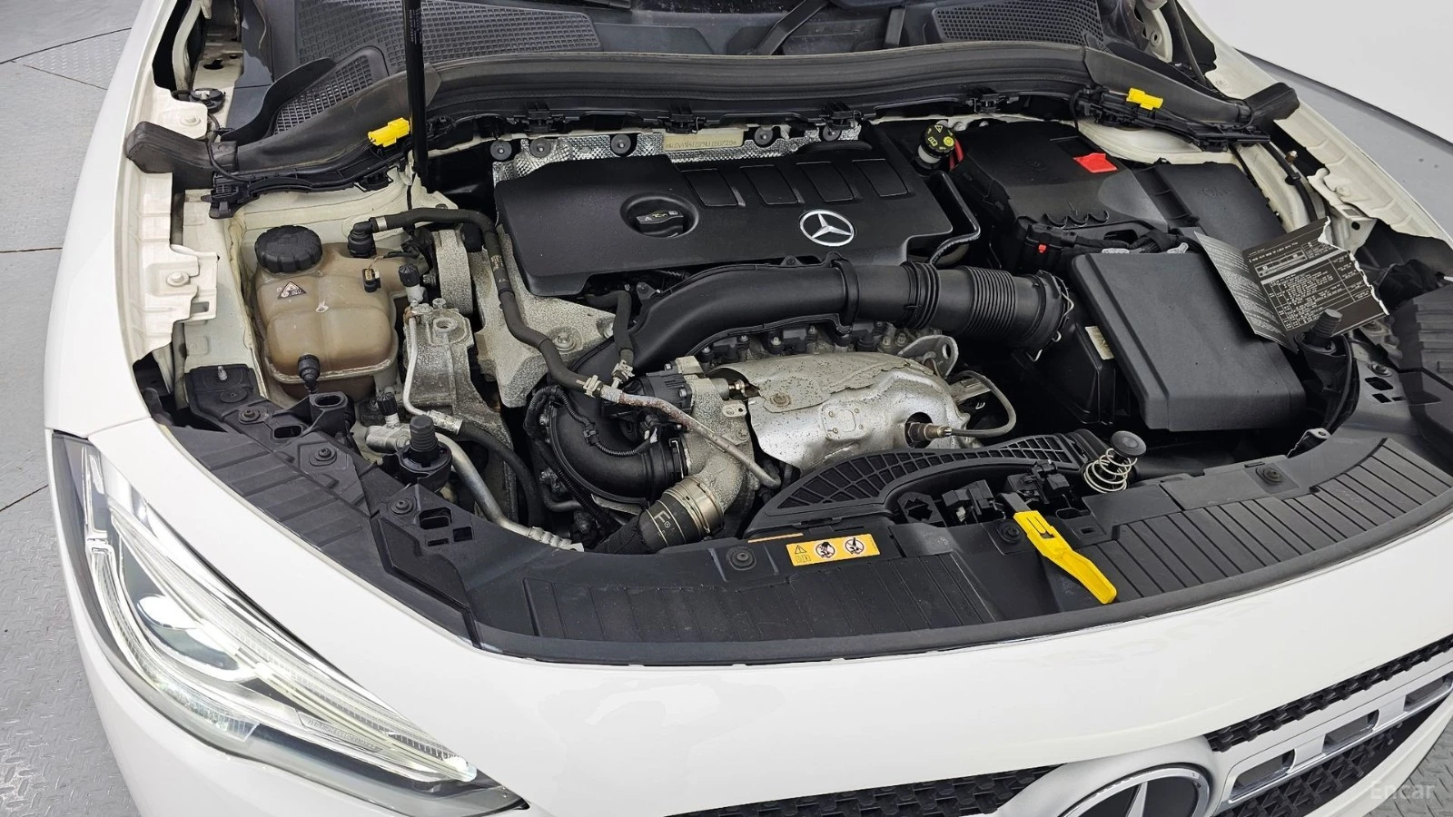 Mercedes-Benz GLA 220 ДИСТРОНИК* КАМЕРА* ПАНОРАМА* ПОДГРЕВ* , снимка 6 - Автомобили и джипове - 55432938