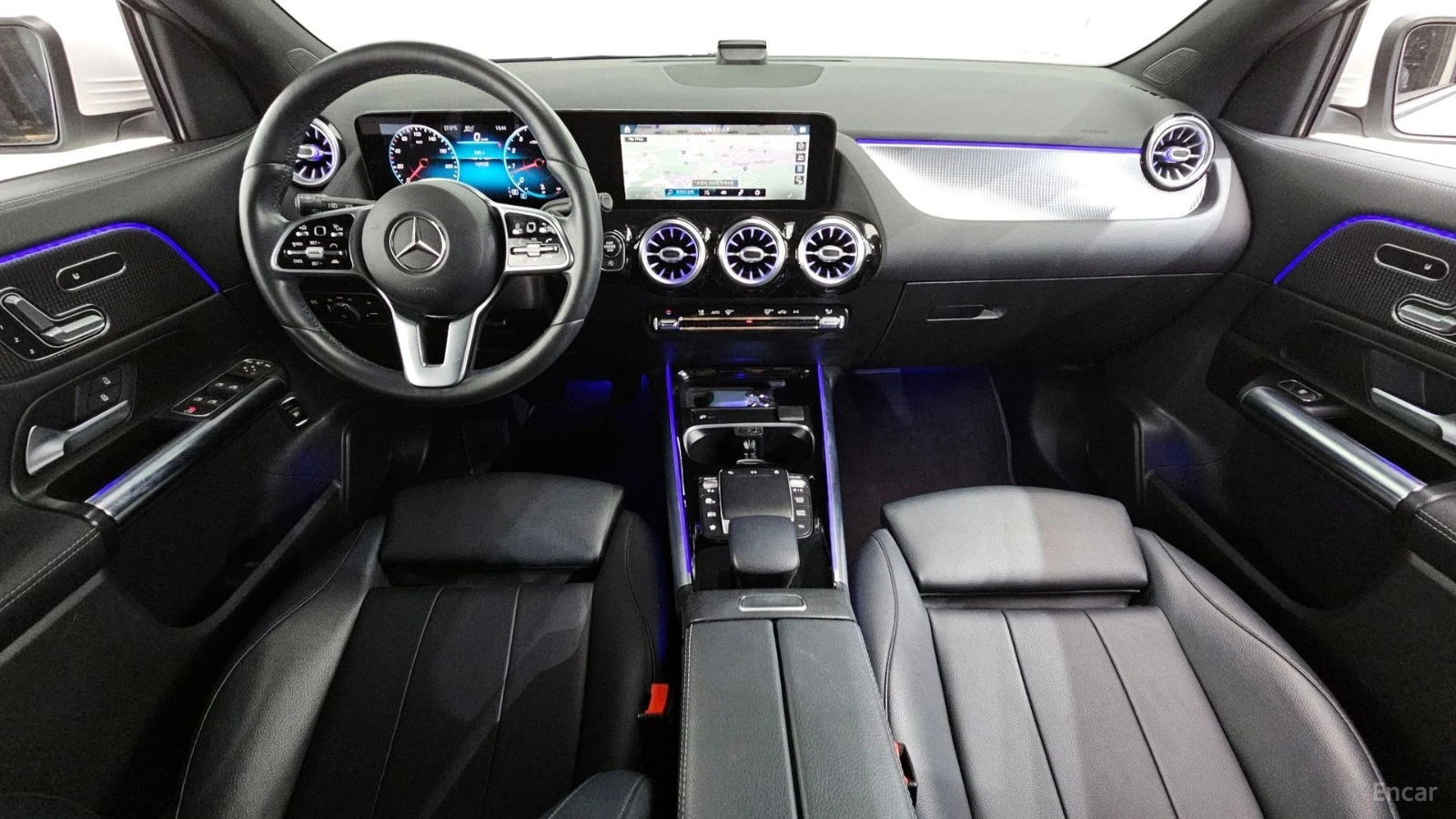 Mercedes-Benz GLA 220 ДИСТРОНИК* КАМЕРА* ПАНОРАМА* ПОДГРЕВ* , снимка 7 - Автомобили и джипове - 55432938