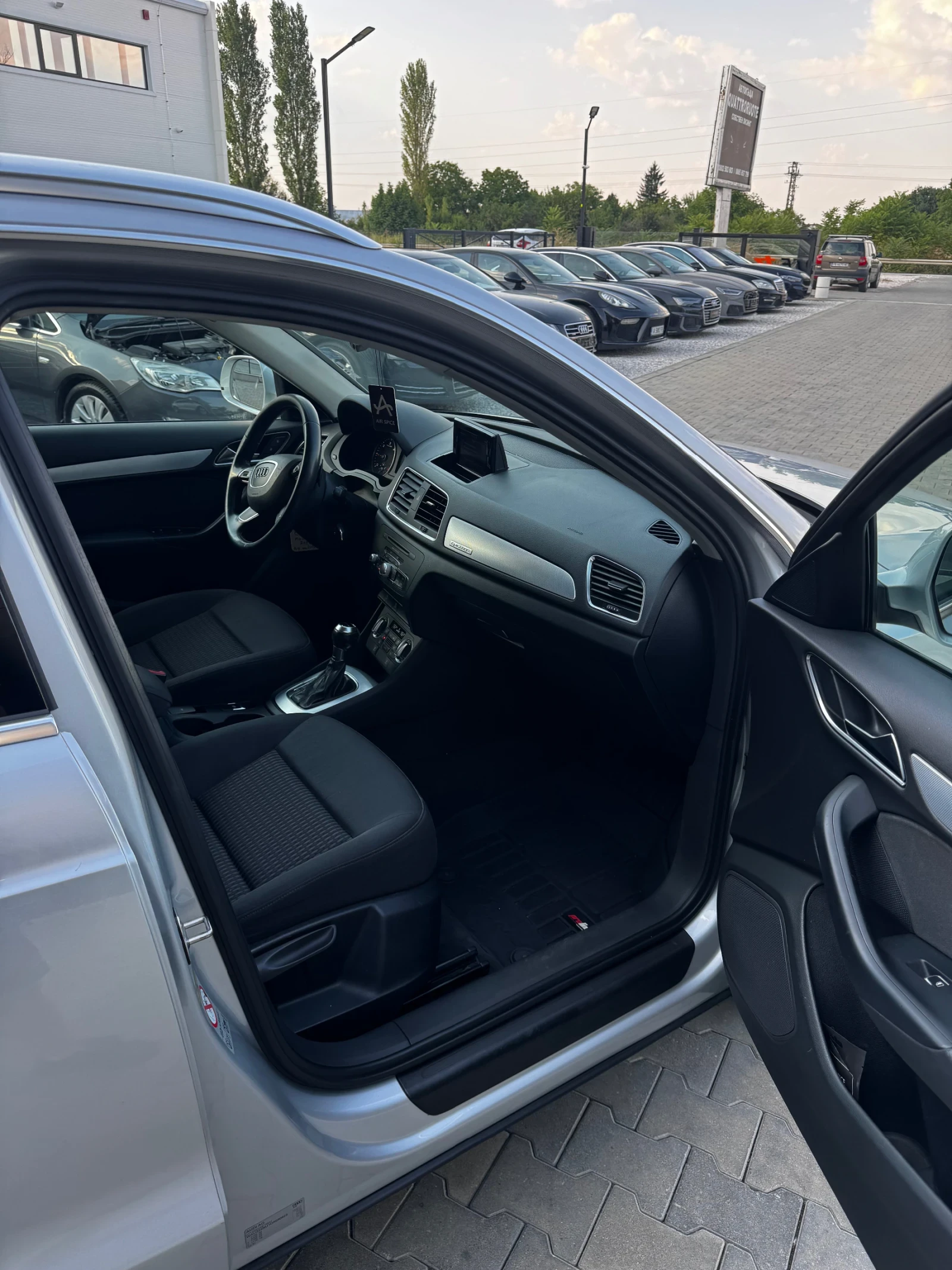 Audi Q3, снимка 13 - Автомобили и джипове - 55936110