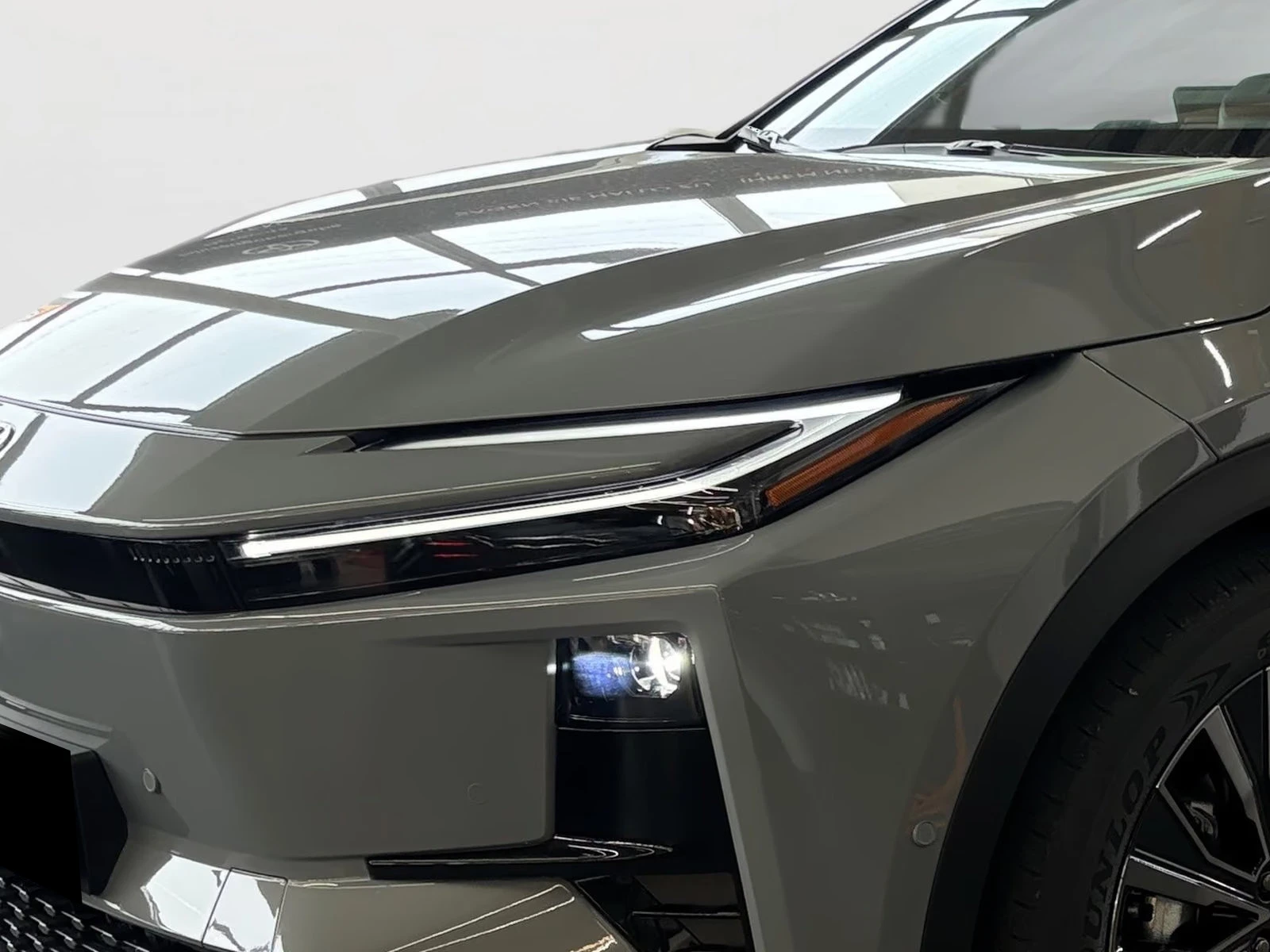 Toyota C-HR + /77KWH/343HP/HUD/LOUNGE/360/C�RPLAY/352h | Mobile.bg � ����������� 2
