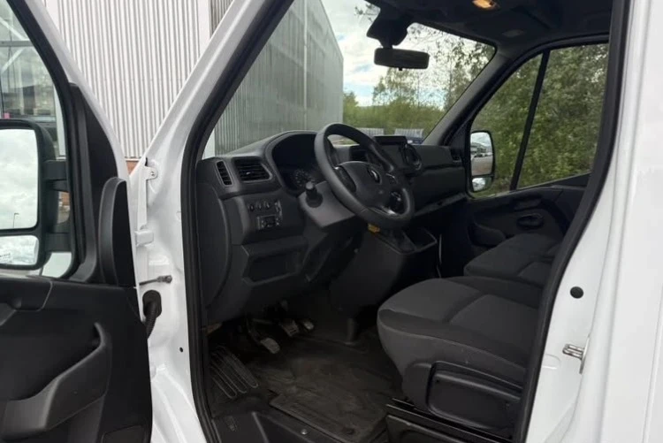 Renault Master 2.3dci + КРАН, снимка 8 - Бусове и автобуси - 55781297