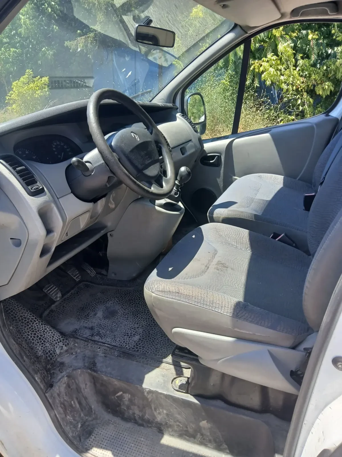 Renault Trafic 1.9 dci 101 ps - изображение 9