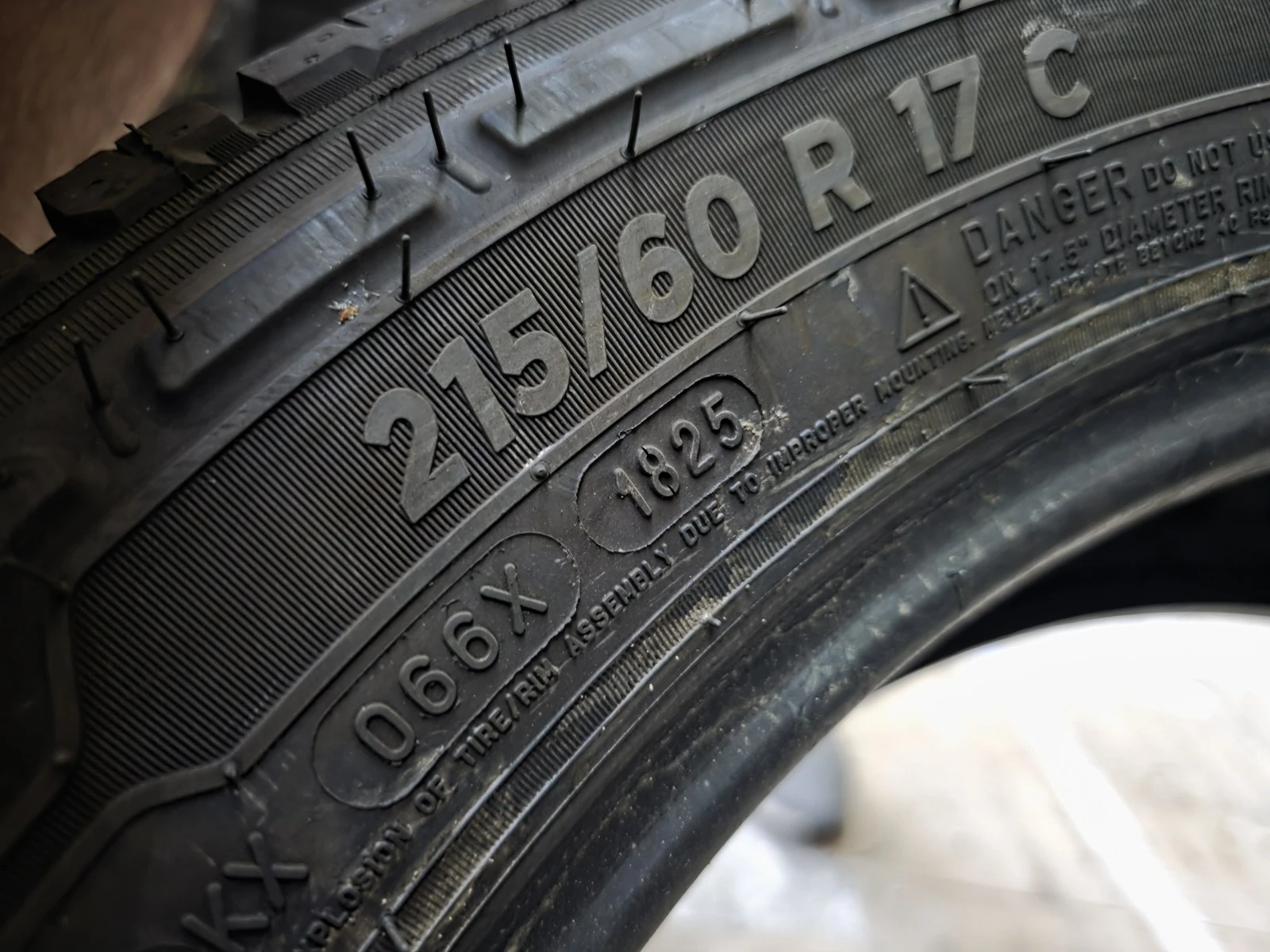 Гуми Всесезонни 215/60R17, снимка 6 - Гуми и джанти - 56664285