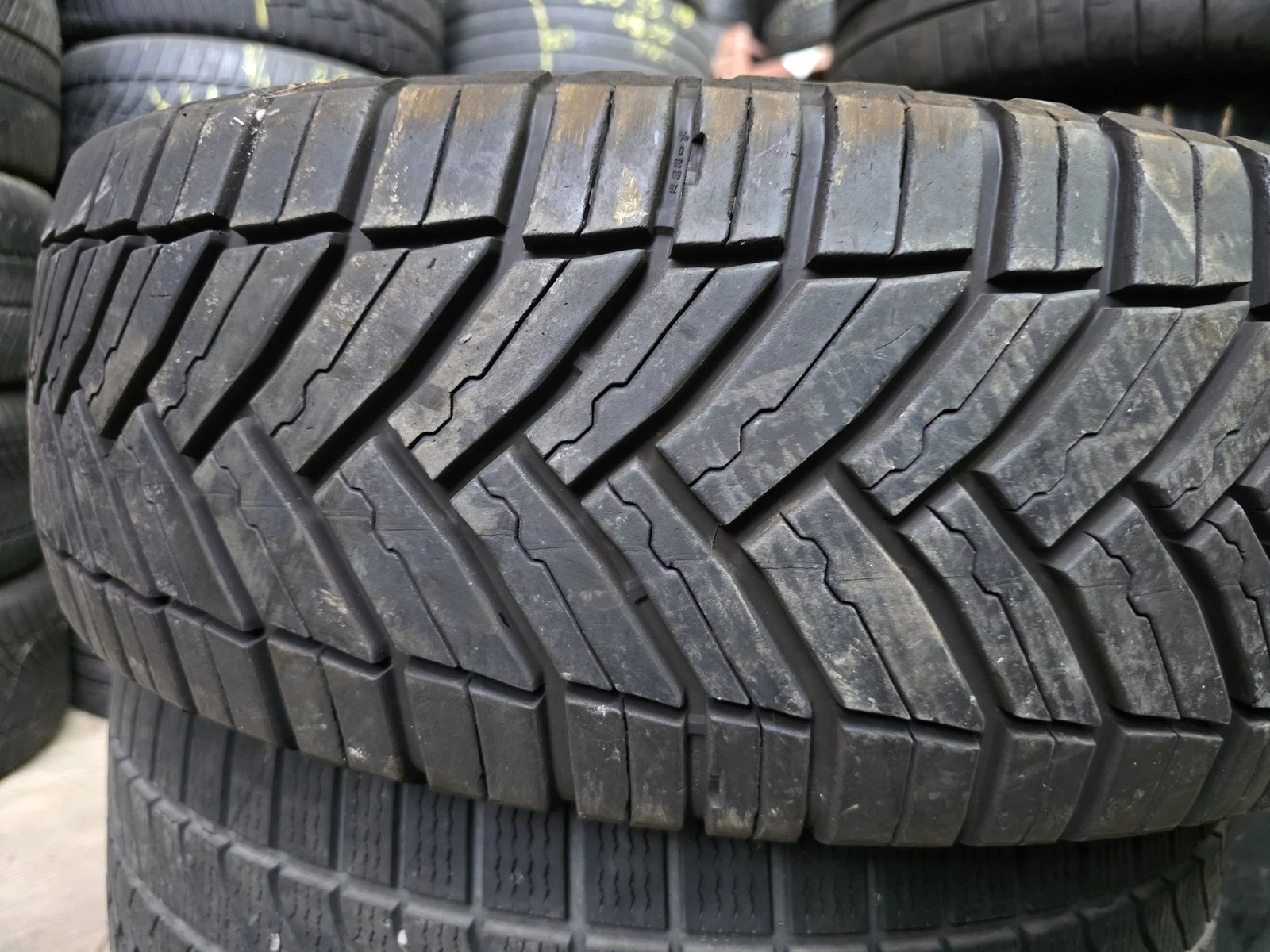 Гуми Всесезонни 215/60R17