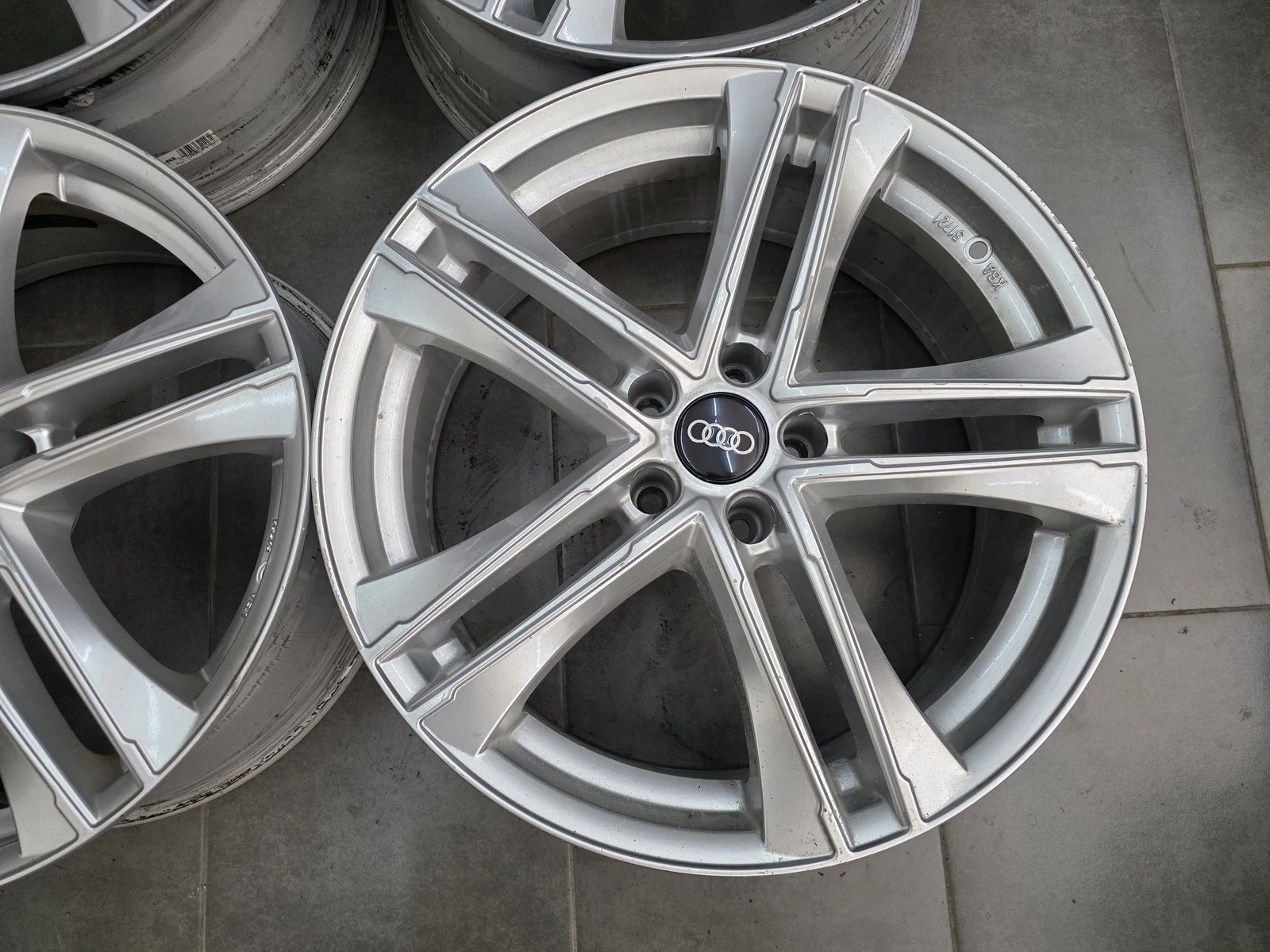 Джанти за Audi, снимка 6 - Гуми и джанти - 56718995