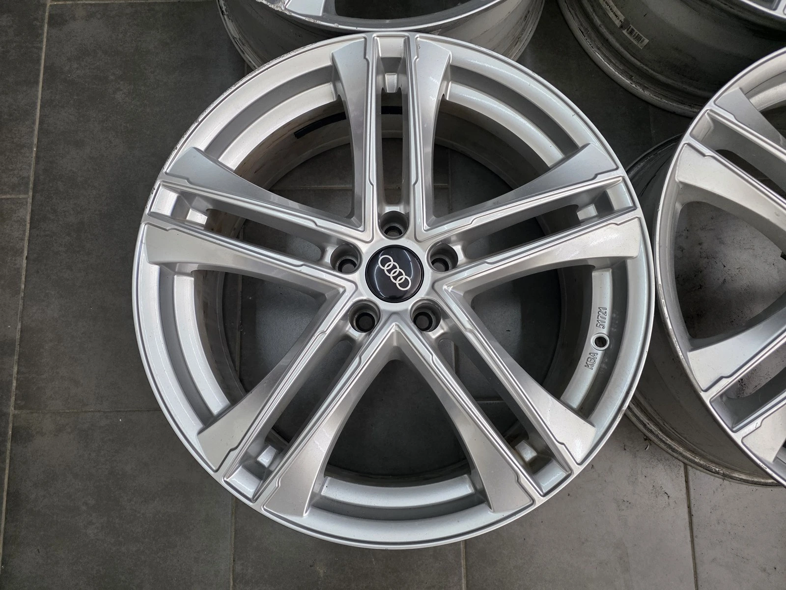 Джанти за Audi, снимка 5 - Гуми и джанти - 56718995