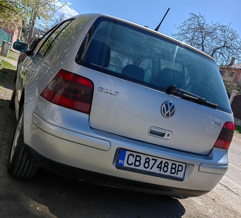 VW Golf 1.9, снимка 4 - Автомобили и джипове - 45686084