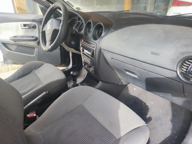 Seat Ibiza, снимка 14 - Автомобили и джипове - 48513712