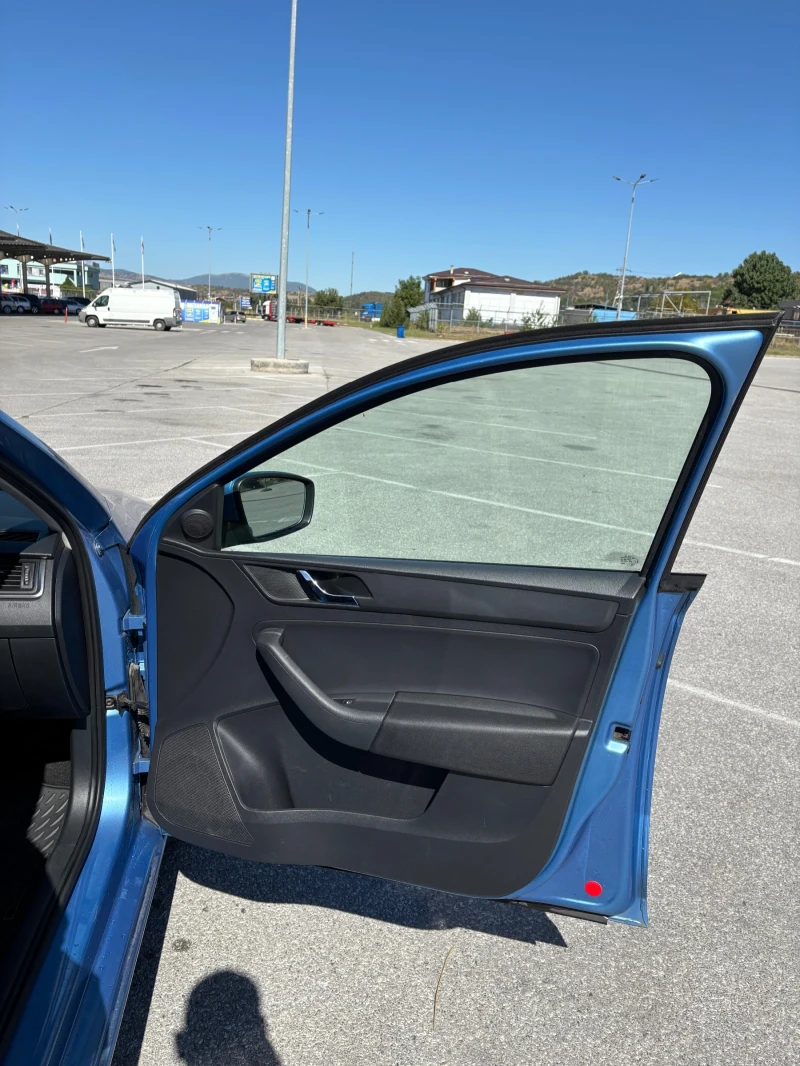 Skoda Rapid, снимка 12 - Автомобили и джипове - 51767440