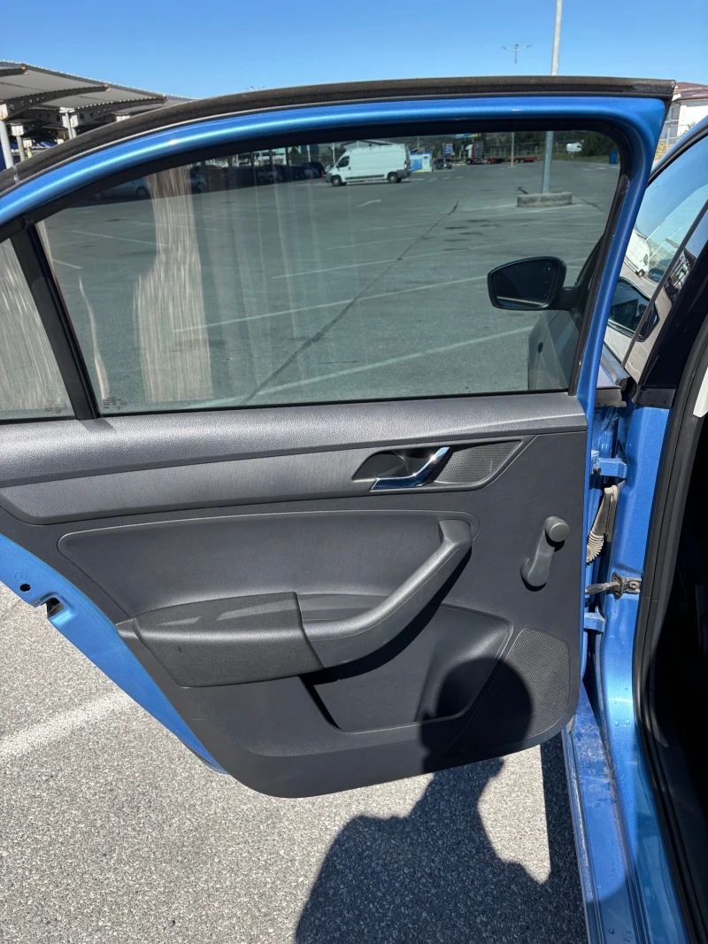 Skoda Rapid, снимка 10 - Автомобили и джипове - 51767440