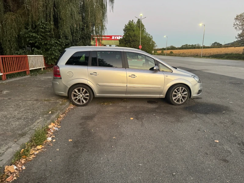 Opel Zafira 1.9 CDTI (120 Hp), снимка 2 - Автомобили и джипове - 52138582