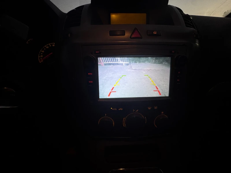 Opel Zafira 1.9 CDTI (120 Hp), снимка 10 - Автомобили и джипове - 52138582