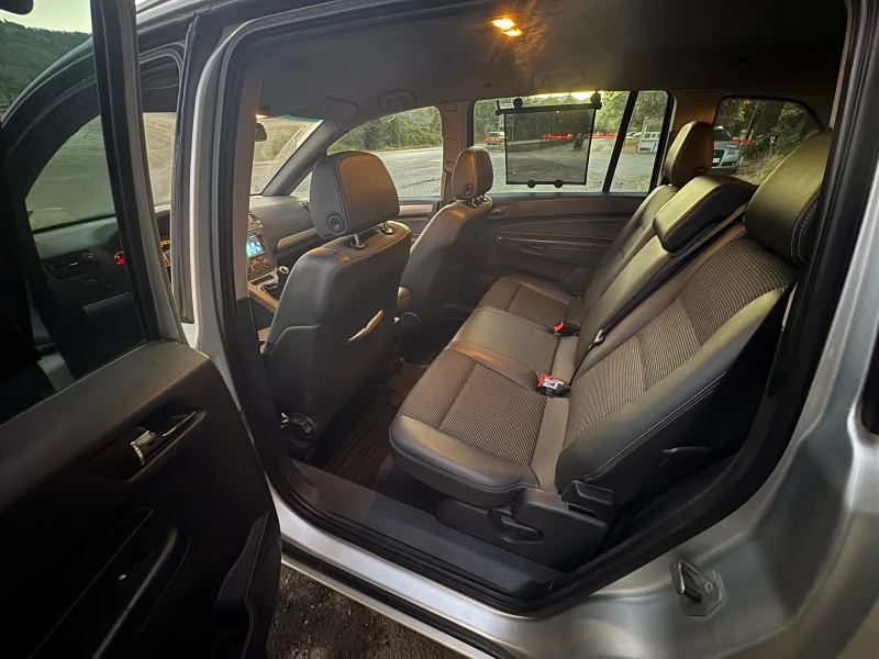 Opel Zafira 1.9 CDTI (120 Hp), снимка 3 - Автомобили и джипове - 52138582
