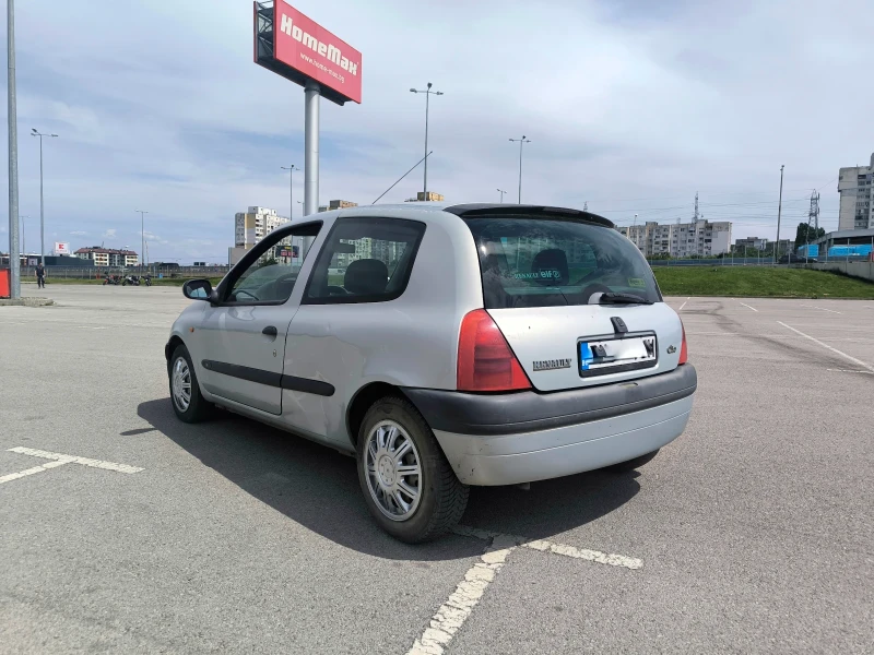 Renault Clio 1.6 16V, снимка 3 - Автомобили и джипове - 52198468