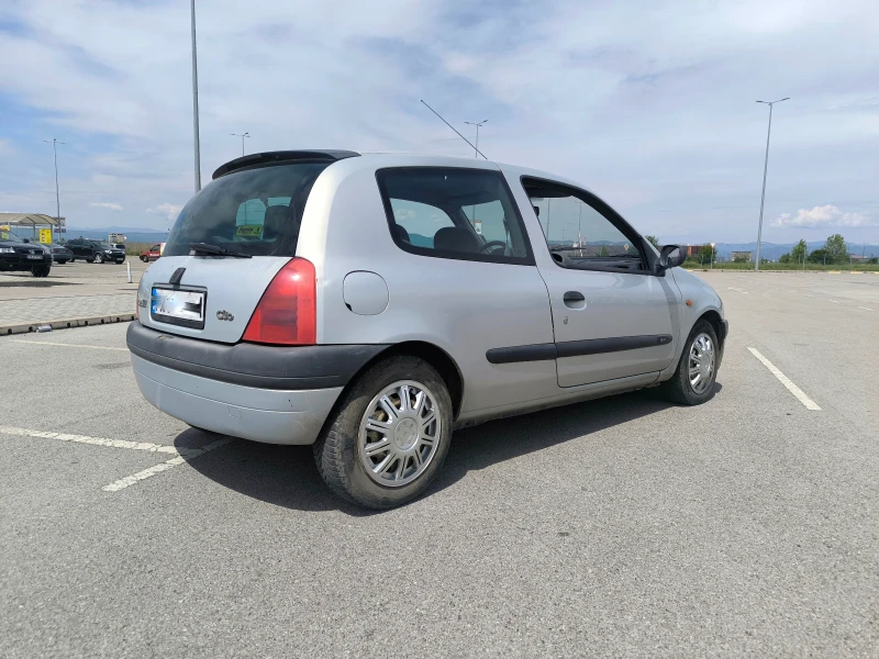 Renault Clio 1.6 16V, снимка 2 - Автомобили и джипове - 52198468