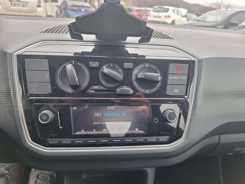 VW Up 1.0i EURO6, снимка 12 - Автомобили и джипове - 53118250