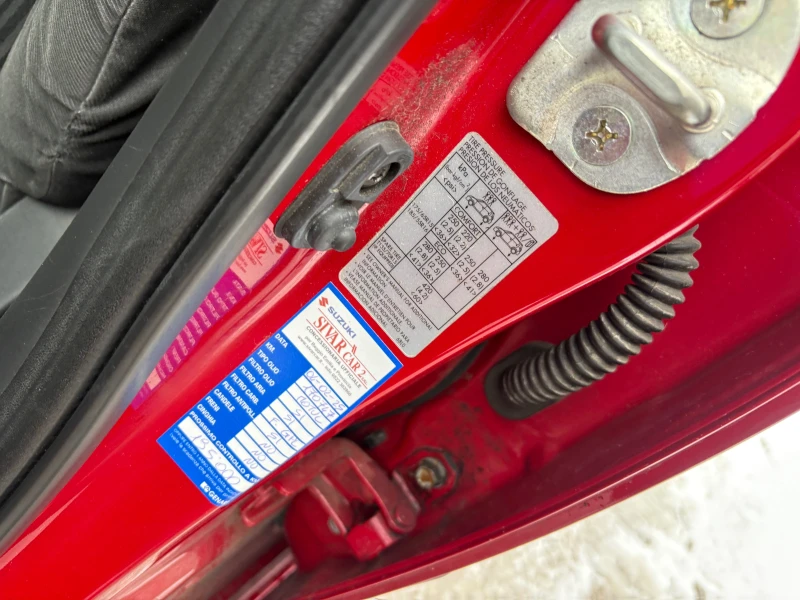 Suzuki Swift 1.2i газов инжекцион, снимка 9 - Автомобили и джипове - 53188750