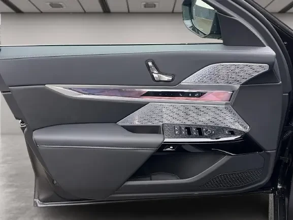 BMW 740 d xDrive = M-Sport Pro = Shadow Line Гаранция, снимка 8 - Автомобили и джипове - 53261308