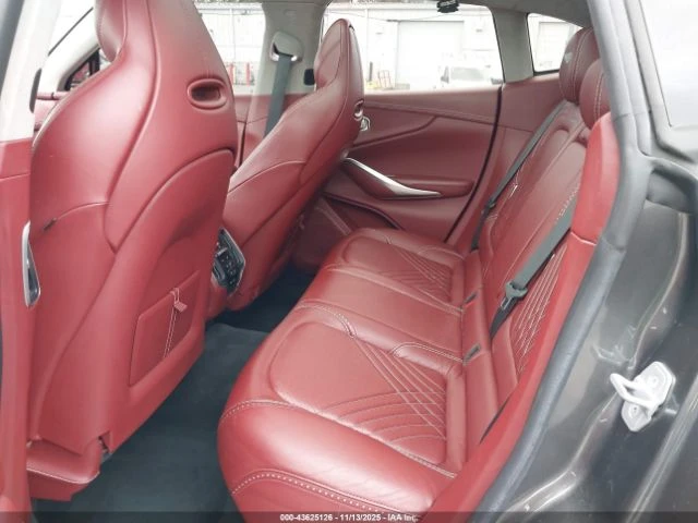 Aston Martin DBX ДИСТРОНИК* 360* ЧЕРВЕНА КОЖА* ПАНОРАМА* БОСЕ* , снимка 8 - Автомобили и джипове - 53287367