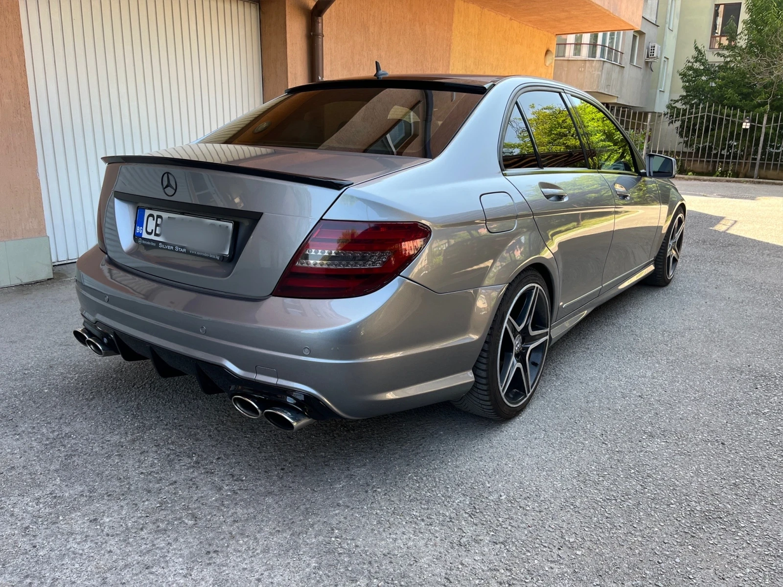 Mercedes-Benz C 300 4MATIC / FULL AMG / LPG / ГЕНЕРАЦИЯ С КЛАПИ - изображение 3