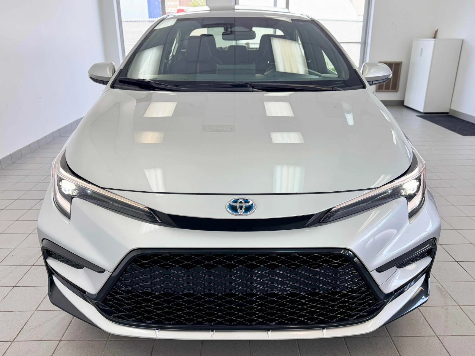 Toyota Corolla Hybrid * * CARFAX * * АВТО КРЕДИТ * *  - изображение 2