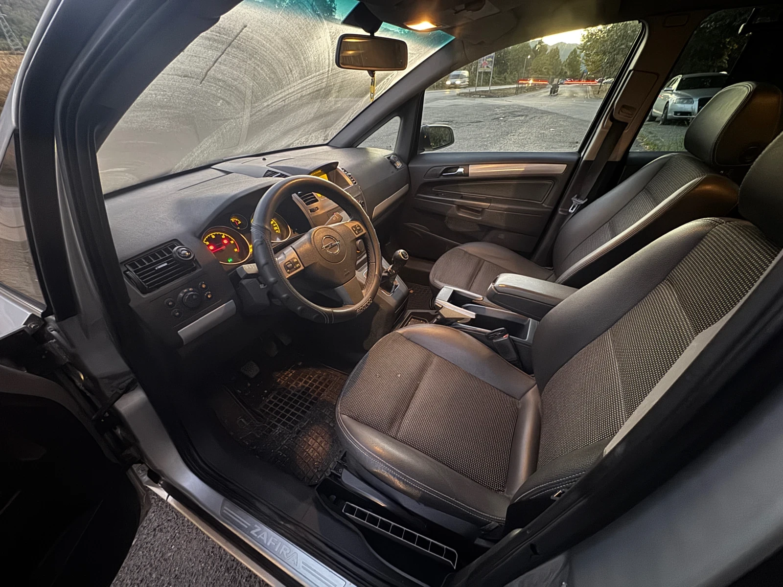 Opel Zafira 1.9 CDTI (120 Hp) - изображение 4