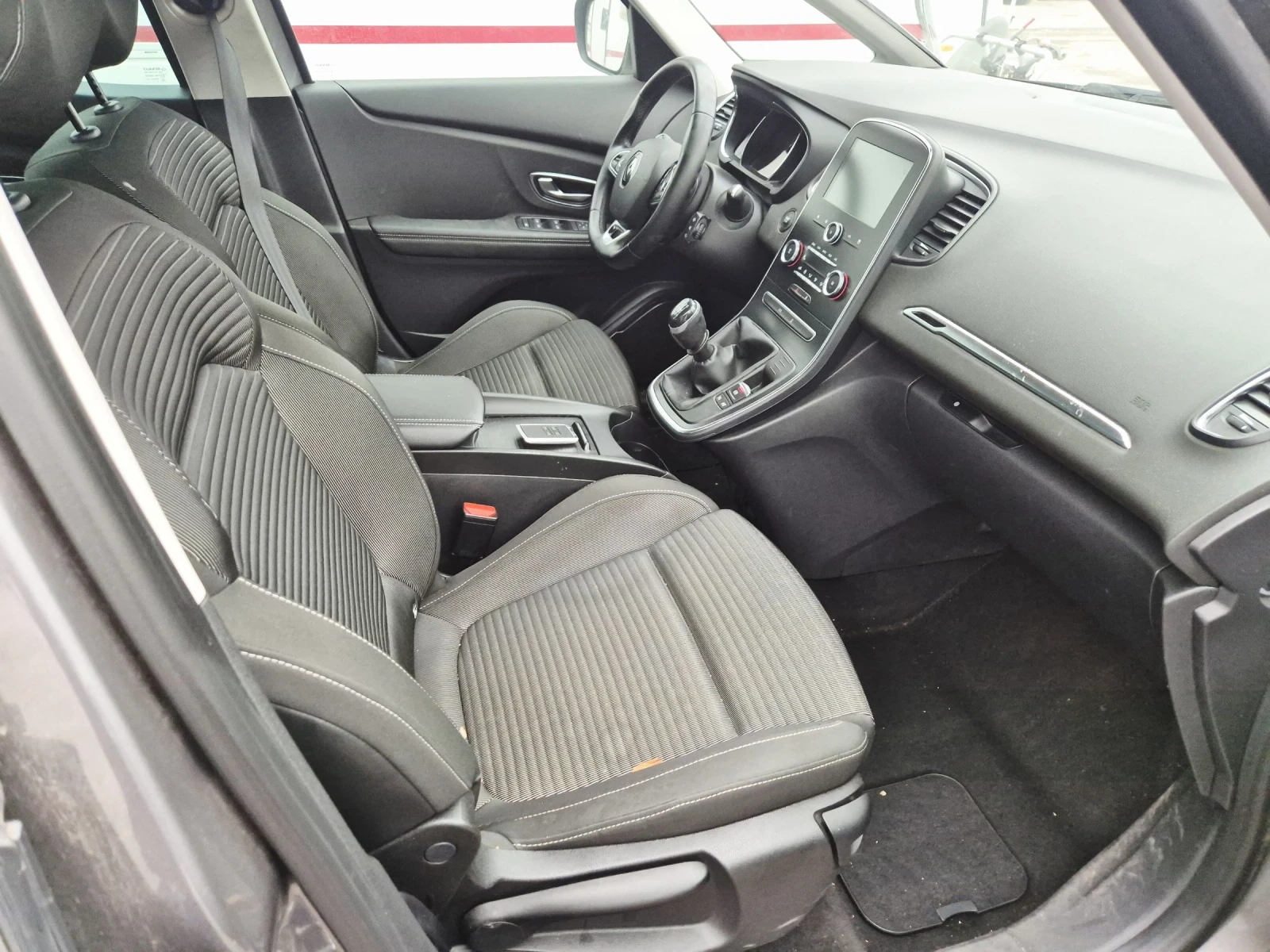 Renault Scenic 1.7dCi, УДАРЕН, ЕВРО 6 - изображение 8