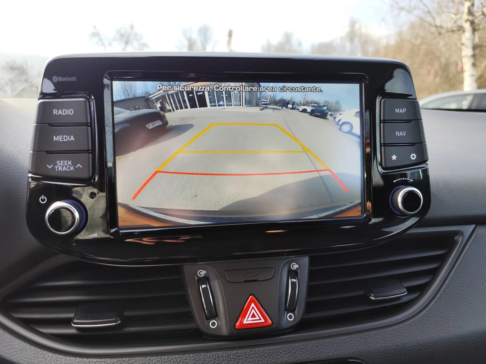 Hyundai I30 1.6CRDi* АВТОМАТИК* LED/XENON* EURO6B* , снимка 10 - Автомобили и джипове - 53782167