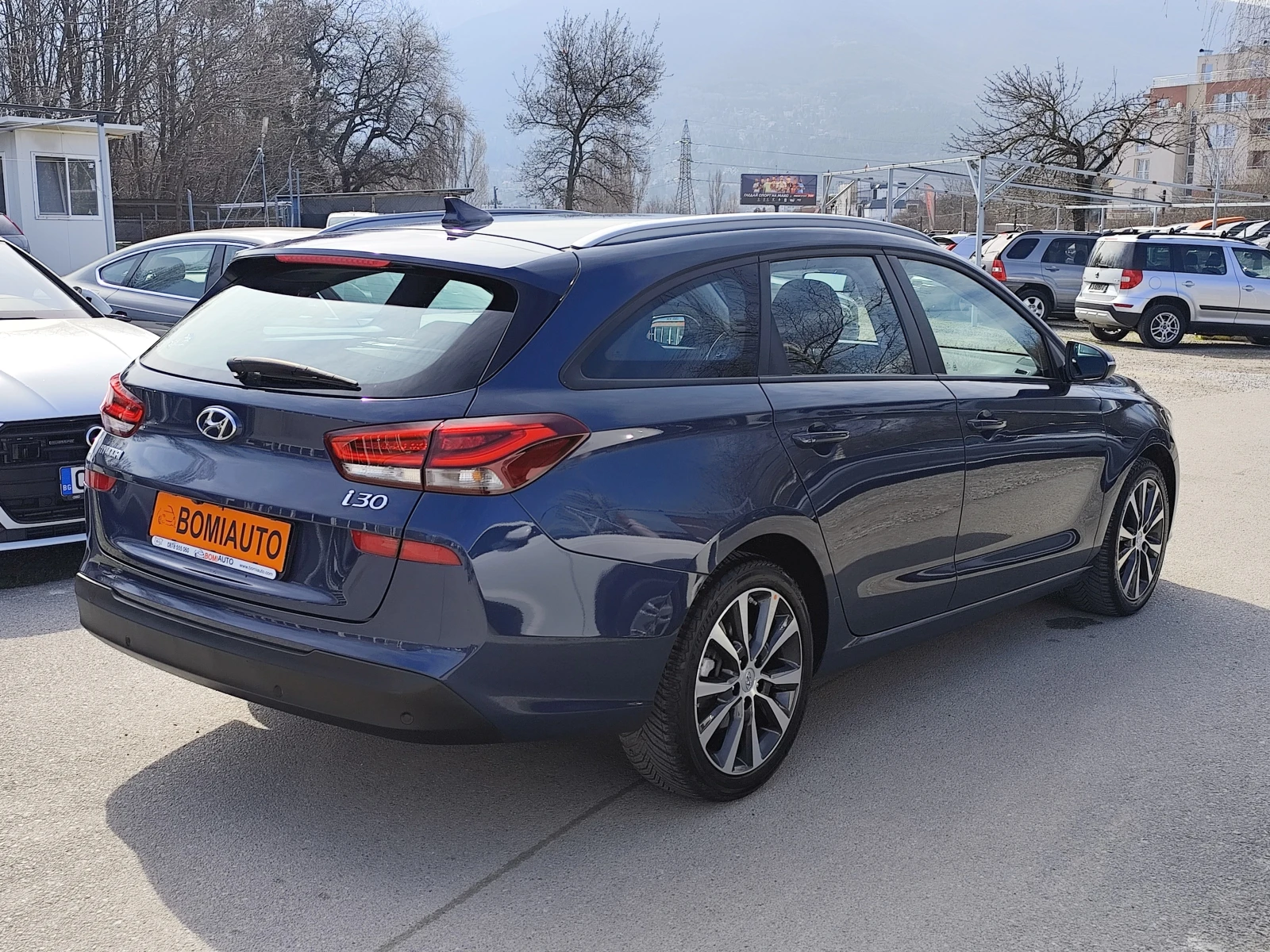 Hyundai I30 1.6CRDi* АВТОМАТИК* LED/XENON* EURO6B* , снимка 4 - Автомобили и джипове - 53782167