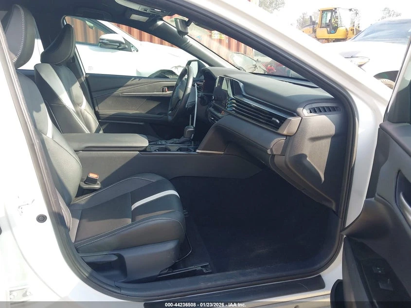 Toyota Camry 2.5l Se, снимка 5 - Автомобили и джипове - 54121828