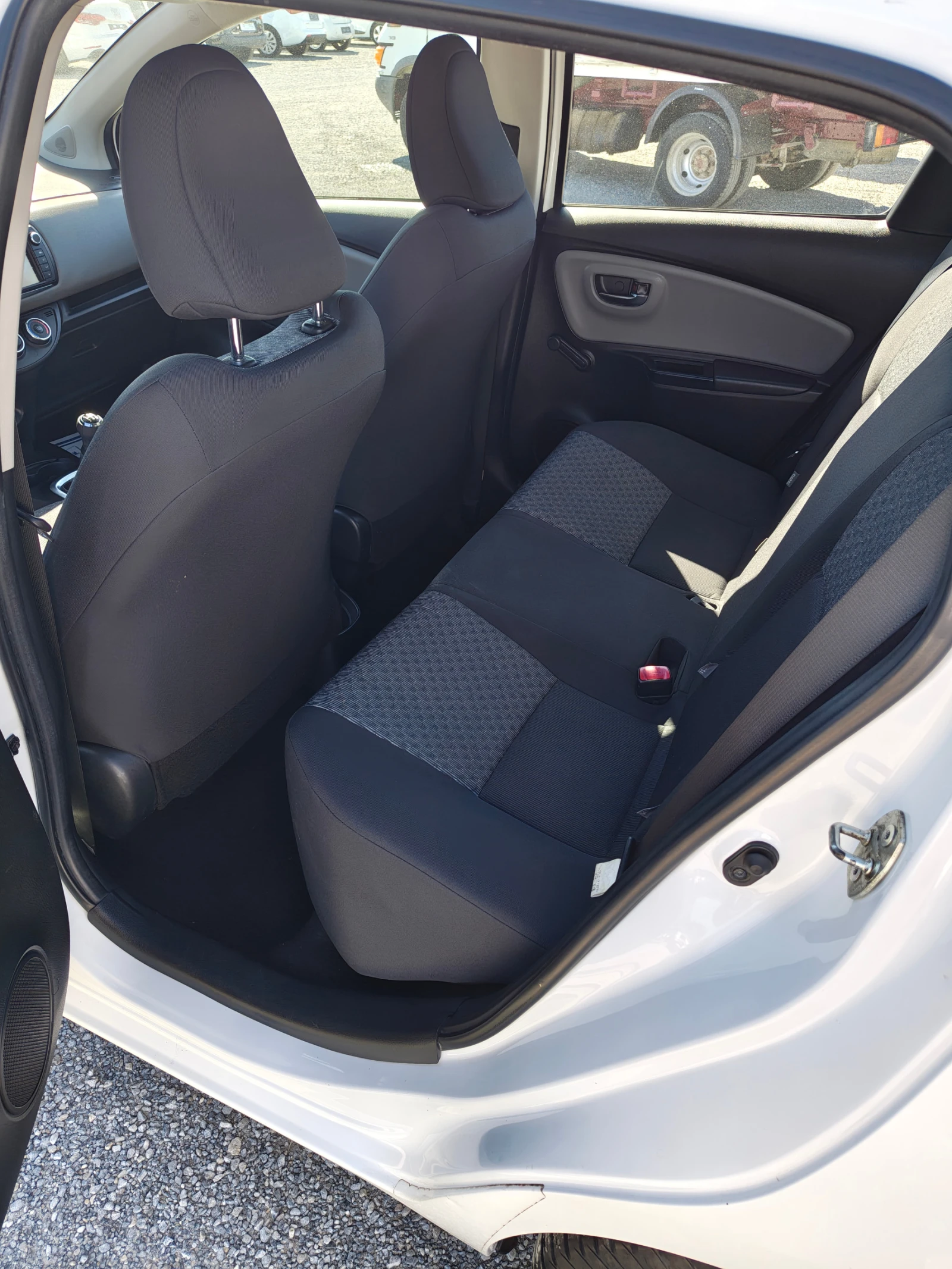 Toyota Yaris 1.0 I | Mobile.bg � ����������� 11