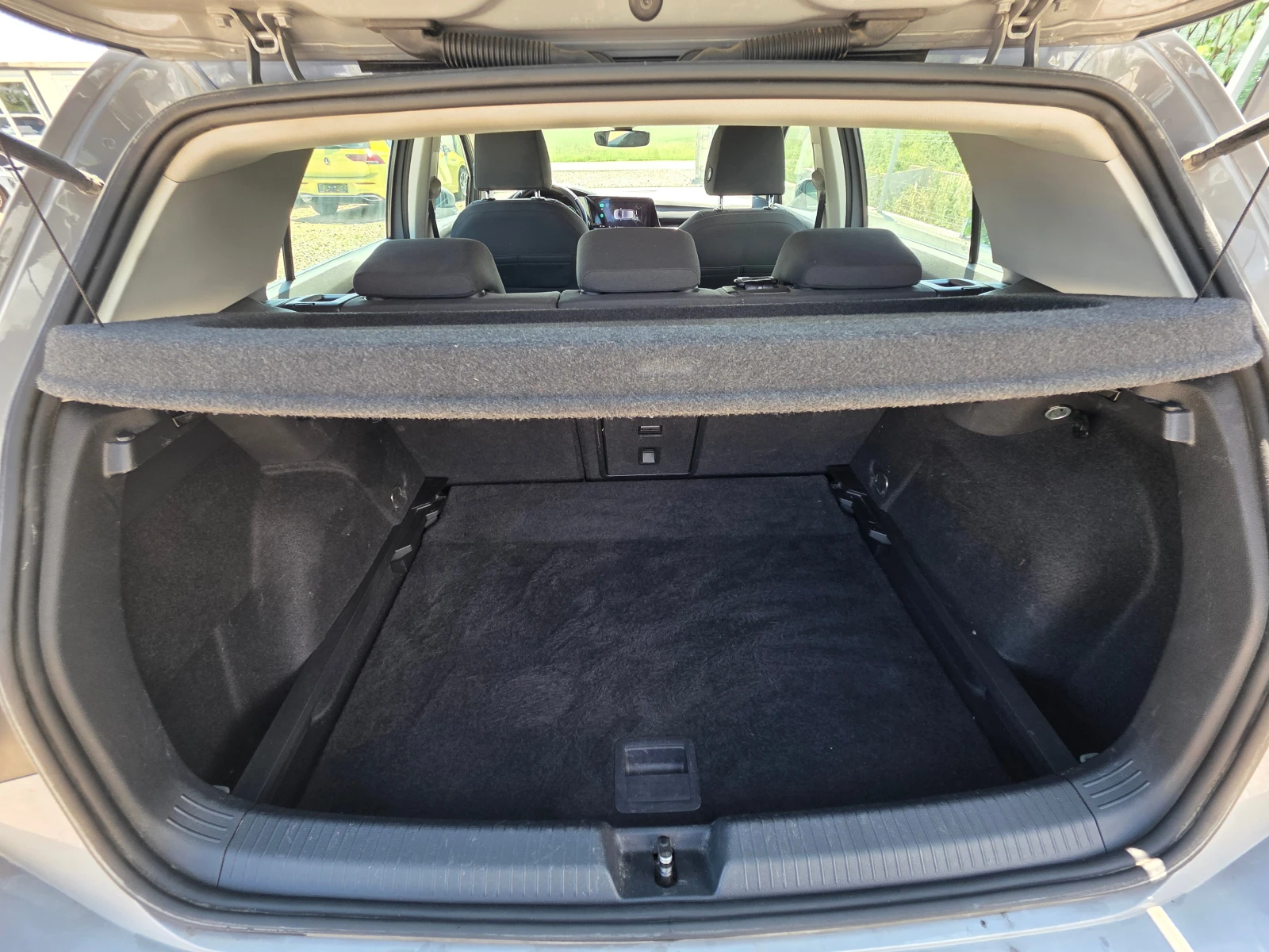 VW Golf VIII-2.0 TDI-115 hp-Style, снимка 17 - Автомобили и джипове - 54861483