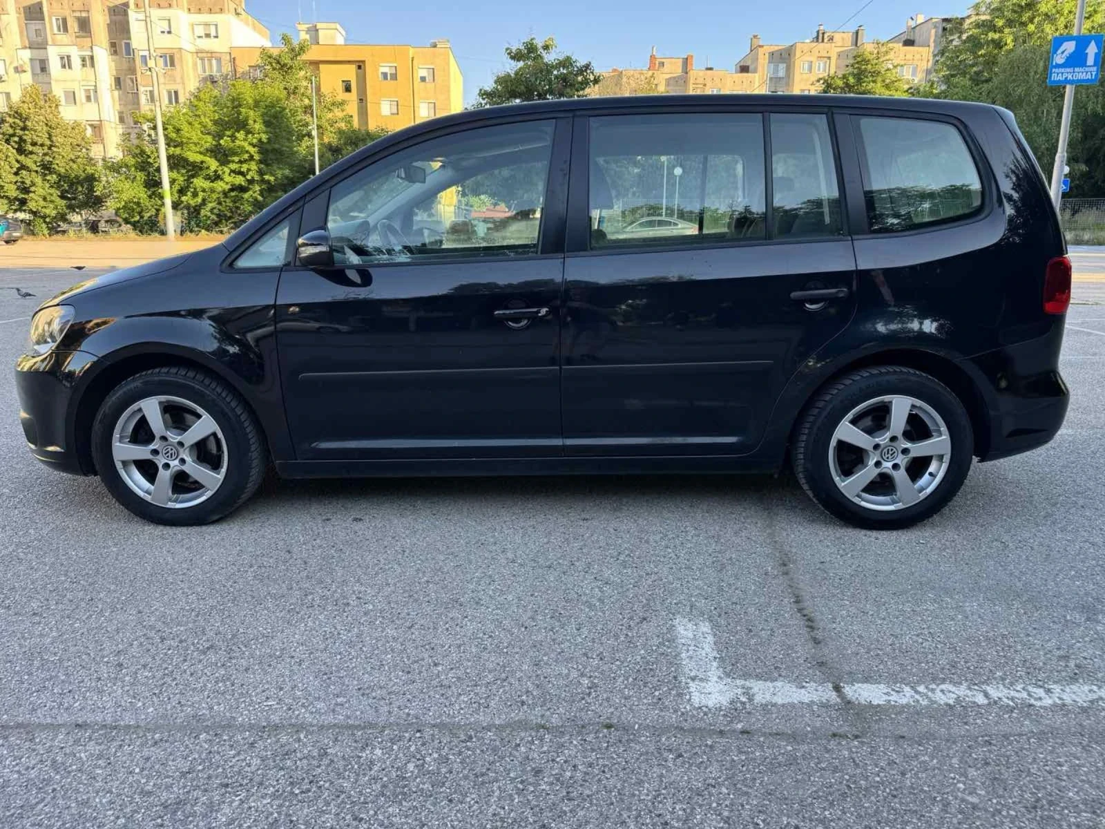 VW Touran 1.6 tdi, 105 к.с, снимка 3 - Автомобили и джипове - 54904805
