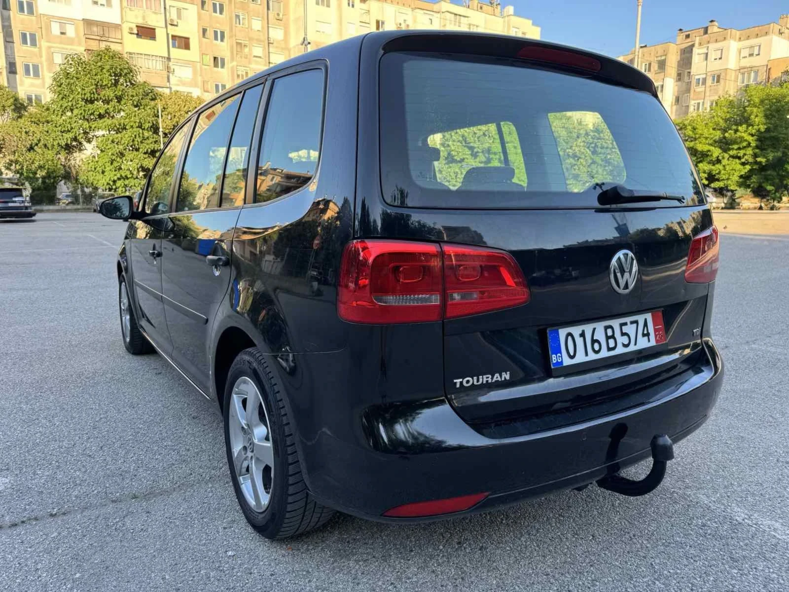 VW Touran 1.6 tdi, 105 к.с, снимка 4 - Автомобили и джипове - 54904805